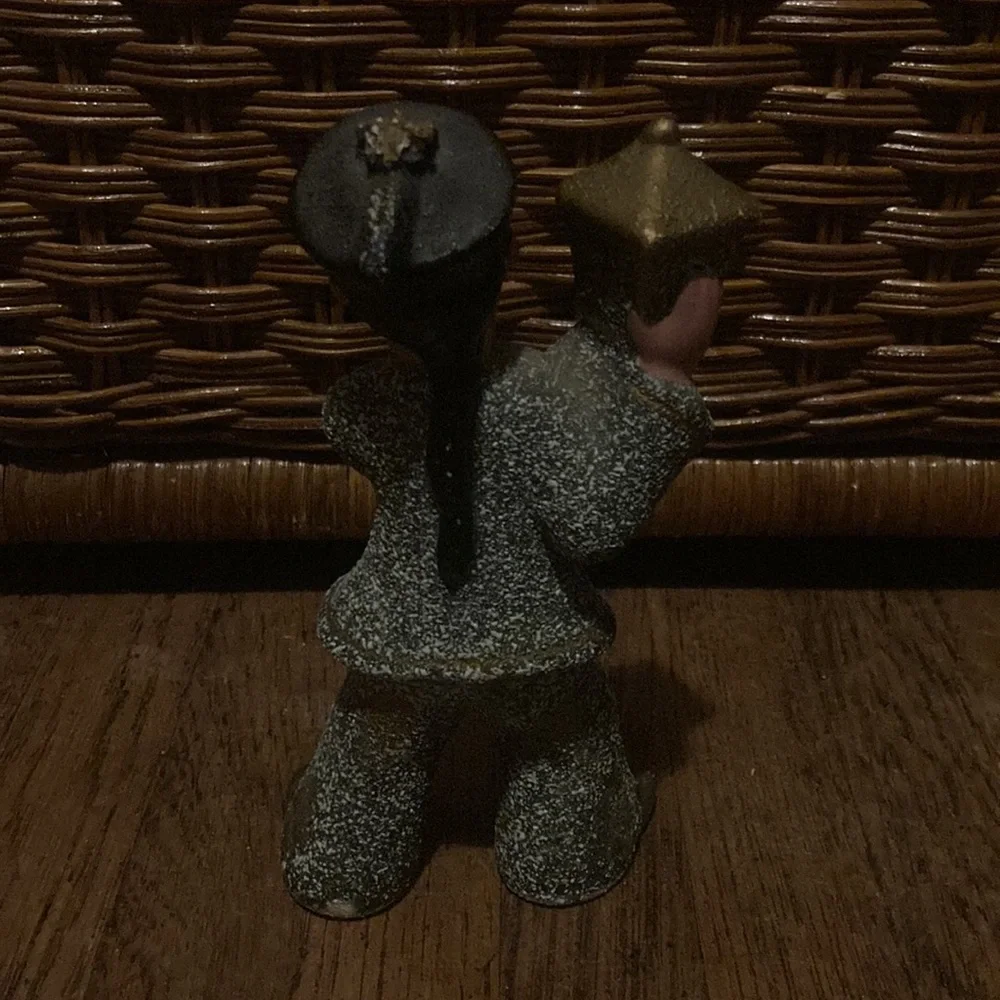 Asian statute - Picture 2 of 3